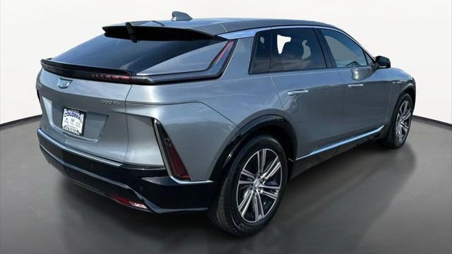 2024 Cadillac LYRIQ Luxury 1
