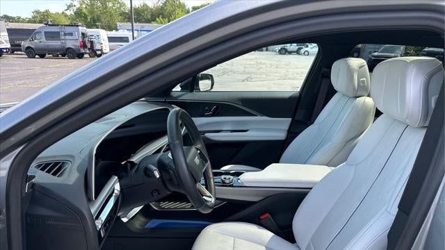 2024 Cadillac LYRIQ Luxury 1