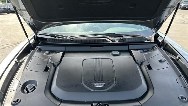 2024 Cadillac LYRIQ Luxury 1