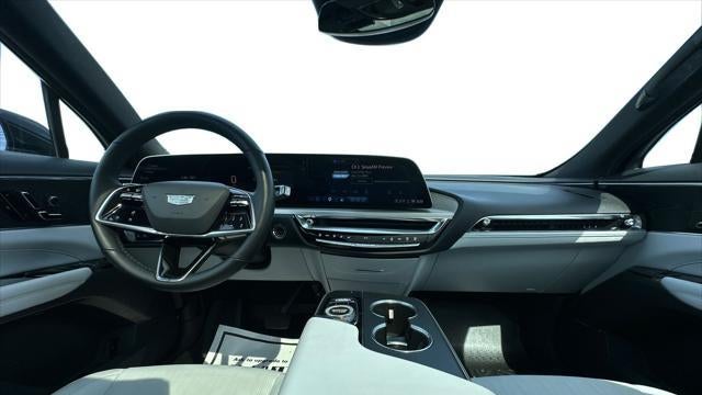 2024 Cadillac LYRIQ Luxury 1
