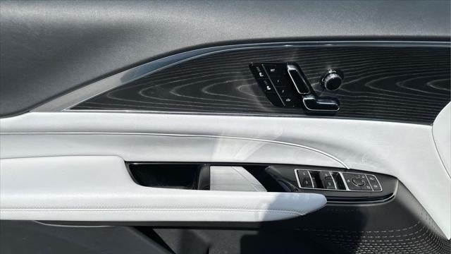 2024 Cadillac LYRIQ Luxury 1