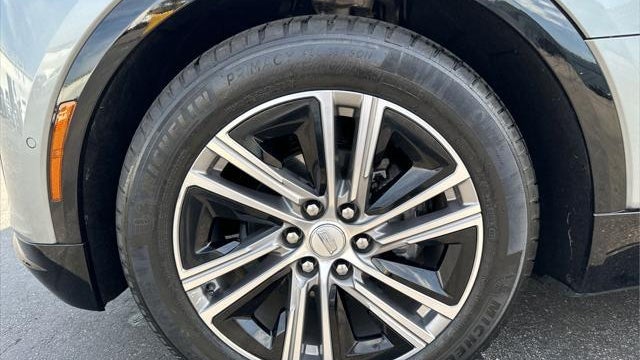 2024 Cadillac LYRIQ Luxury 1