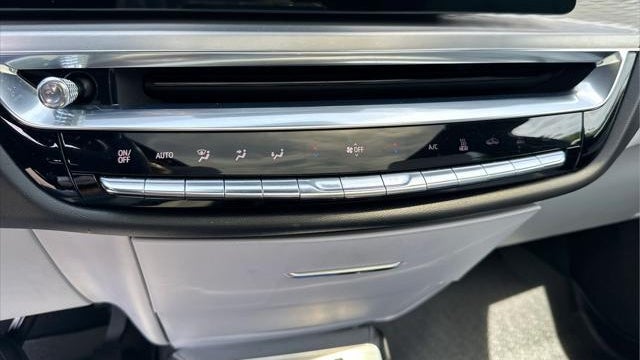 2024 Cadillac LYRIQ Luxury 1