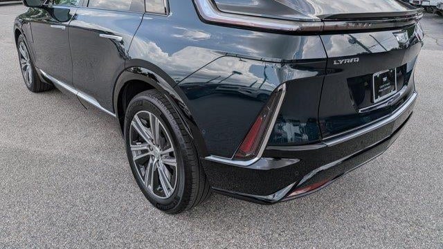 2024 Cadillac LYRIQ Luxury 1