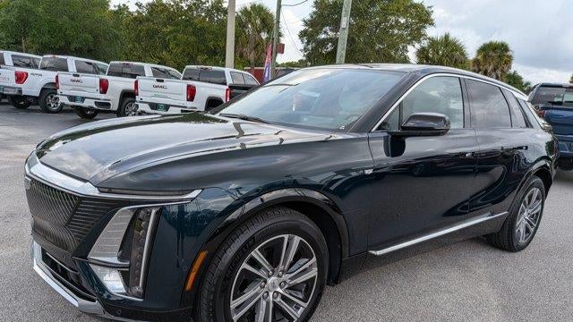 2024 Cadillac LYRIQ Luxury 1