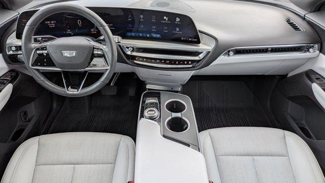 2024 Cadillac LYRIQ Luxury 1