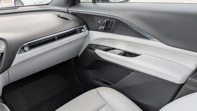 2024 Cadillac LYRIQ Luxury 1