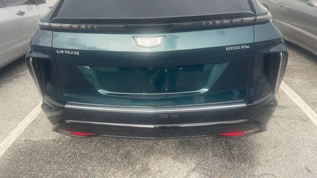 2024 Cadillac LYRIQ Luxury 1