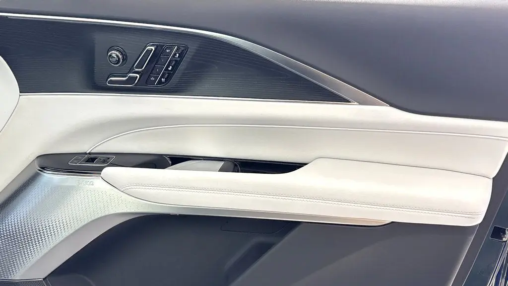 2026 Cadillac LYRIQ Premium Luxury
