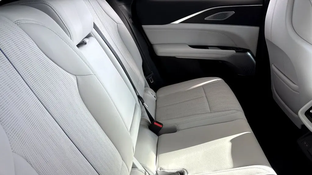 2026 Cadillac LYRIQ Premium Luxury