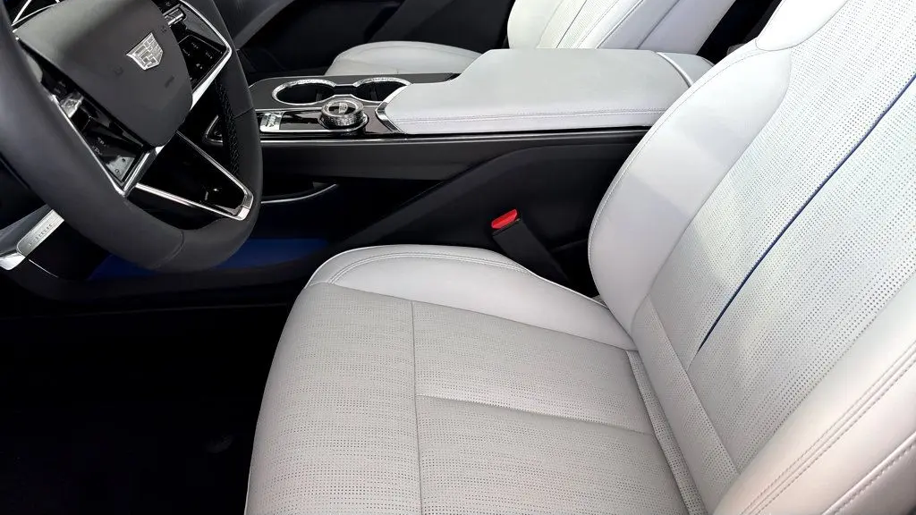 2026 Cadillac LYRIQ Premium Luxury