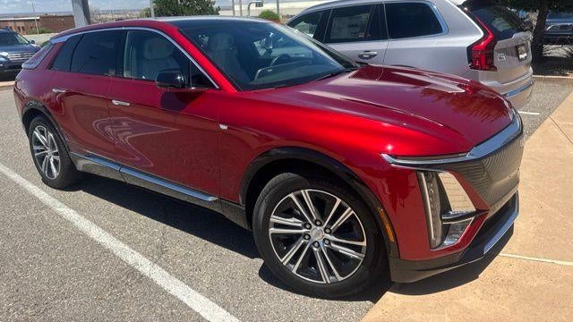 2024 Cadillac LYRIQ Luxury 2