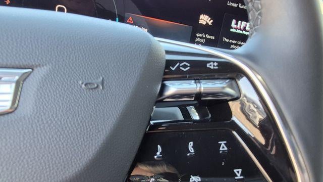 2024 Cadillac LYRIQ Luxury 2