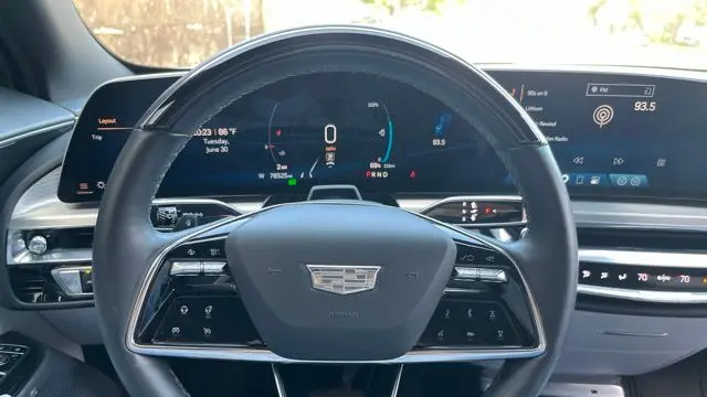 2024 Cadillac LYRIQ Luxury 2