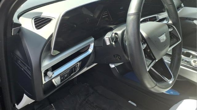 2024 Cadillac LYRIQ Sport 1