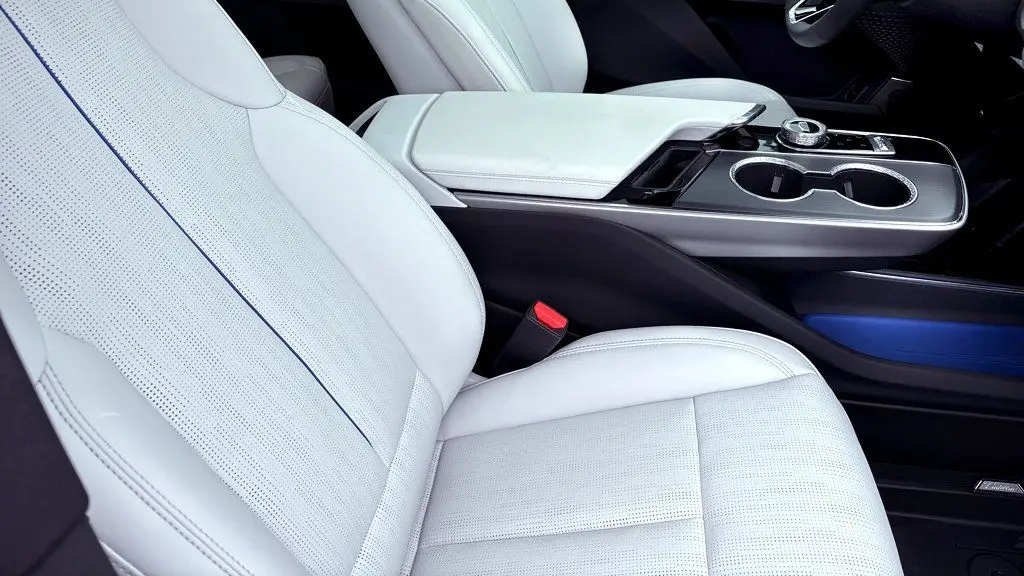 2025 Cadillac LYRIQ Sport 1