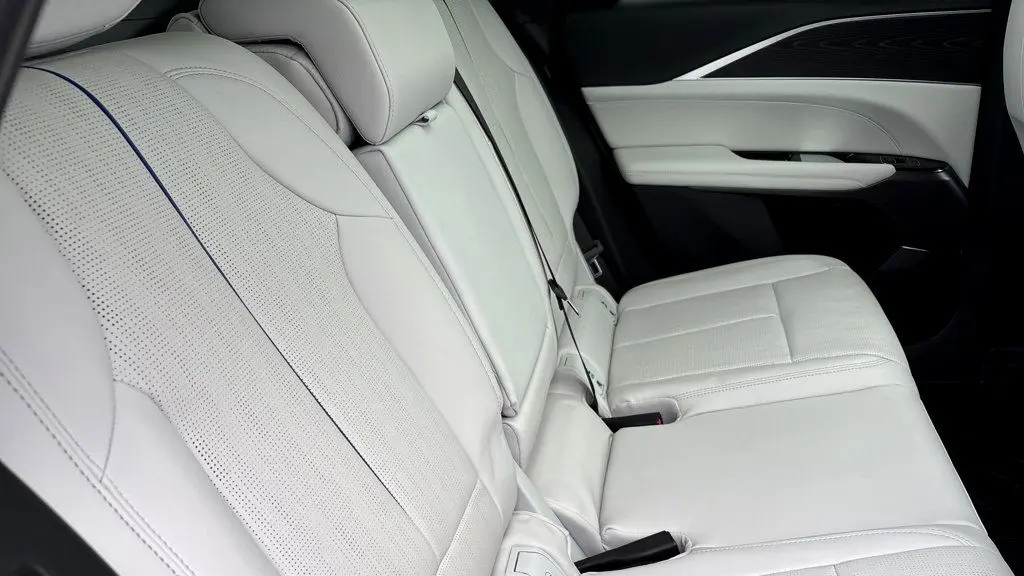 2025 Cadillac LYRIQ Sport 1