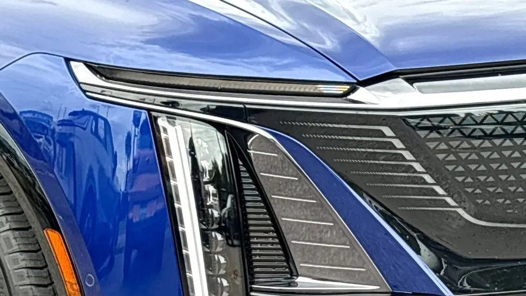 2025 Cadillac LYRIQ Sport 1