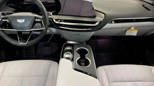 2025 Cadillac LYRIQ Sport 1