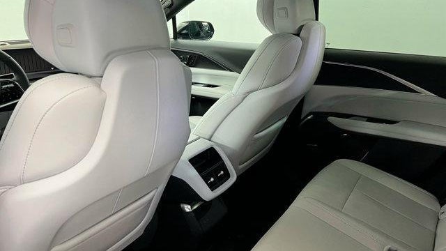2025 Cadillac LYRIQ Sport 1
