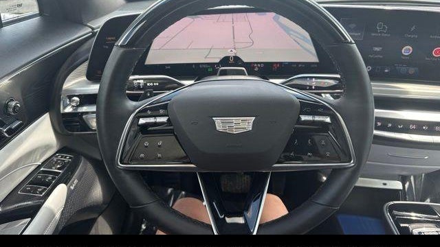 2024 Cadillac LYRIQ Sport 2