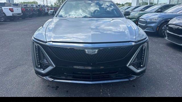 2024 Cadillac LYRIQ Sport 2