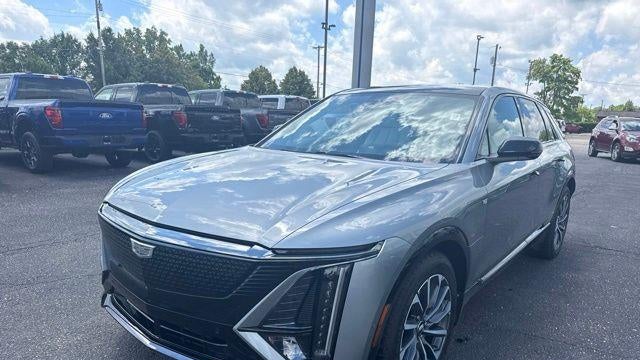 2024 Cadillac LYRIQ Sport 2