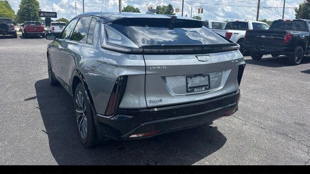 2024 Cadillac LYRIQ Sport 2
