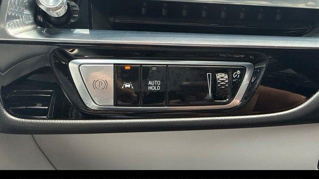 2024 Cadillac LYRIQ Sport 2