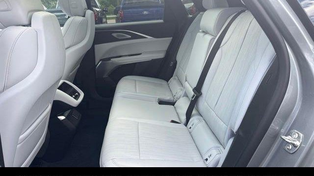 2024 Cadillac LYRIQ Sport 2