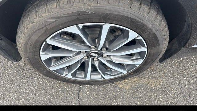 2024 Cadillac LYRIQ Sport 2