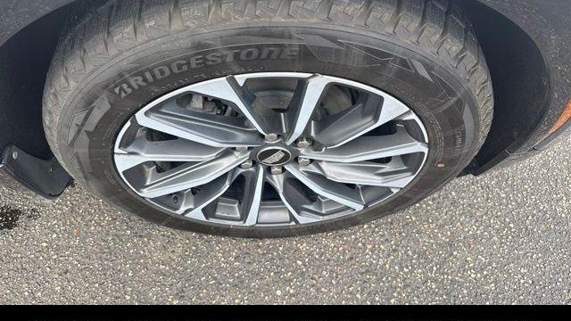 2024 Cadillac LYRIQ Sport 2