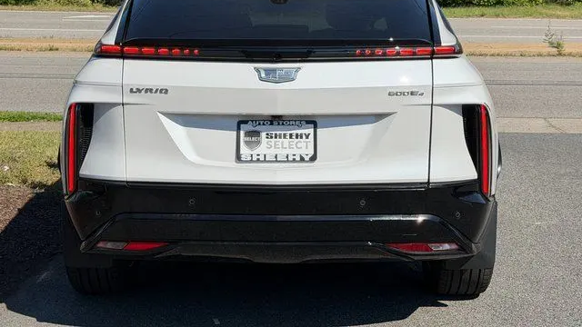 2025 Cadillac LYRIQ Sport 2