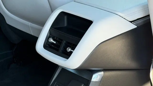 2025 Cadillac LYRIQ Sport 2