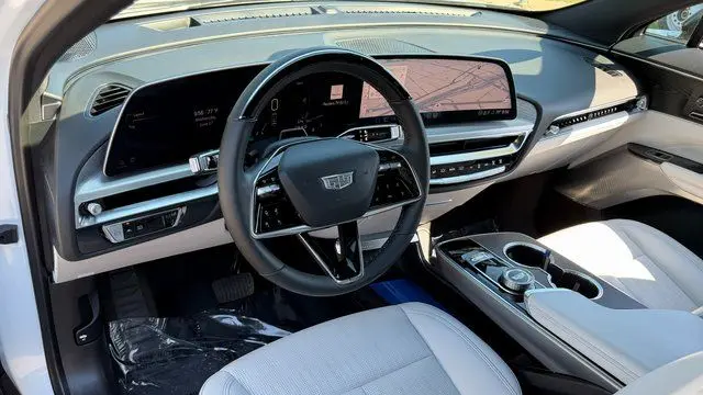 2025 Cadillac LYRIQ Sport 2