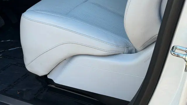 2025 Cadillac LYRIQ Sport 2