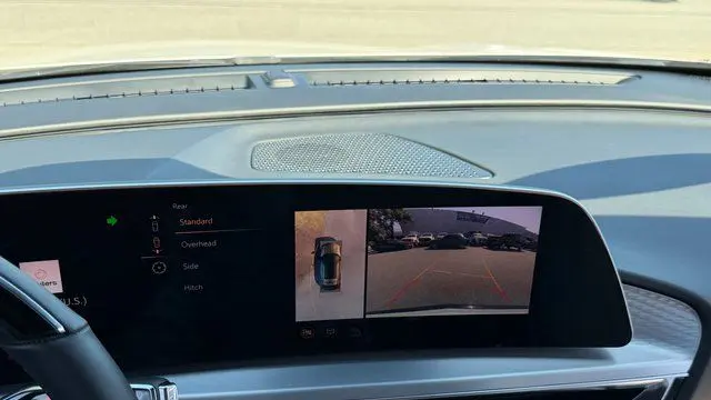2025 Cadillac LYRIQ Sport 2