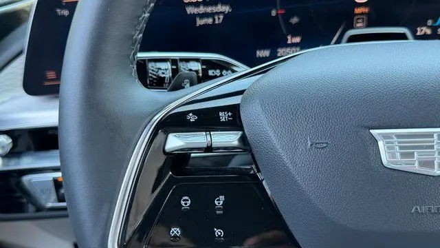 2025 Cadillac LYRIQ Sport 2