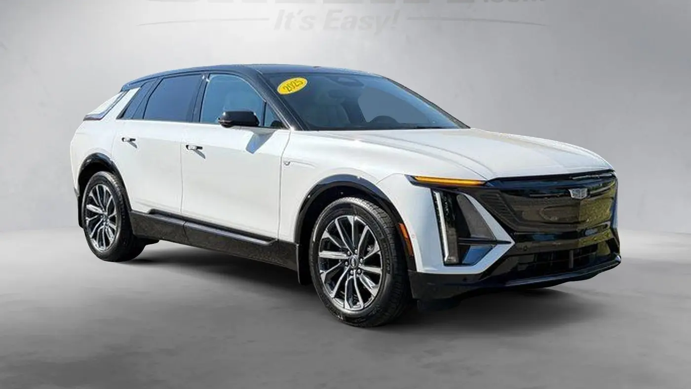 2025 Cadillac LYRIQ Sport 2