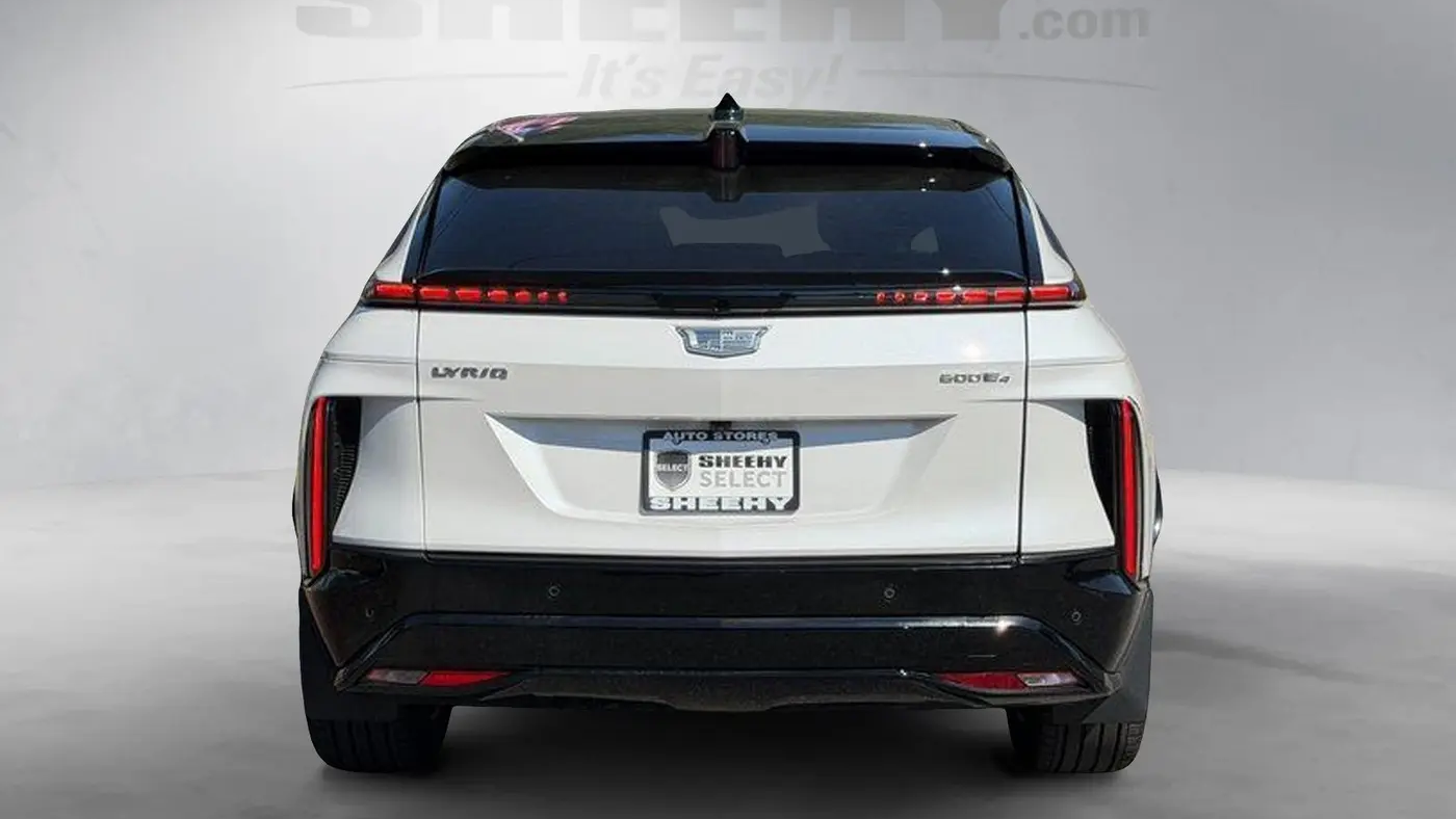 2025 Cadillac LYRIQ Sport 2