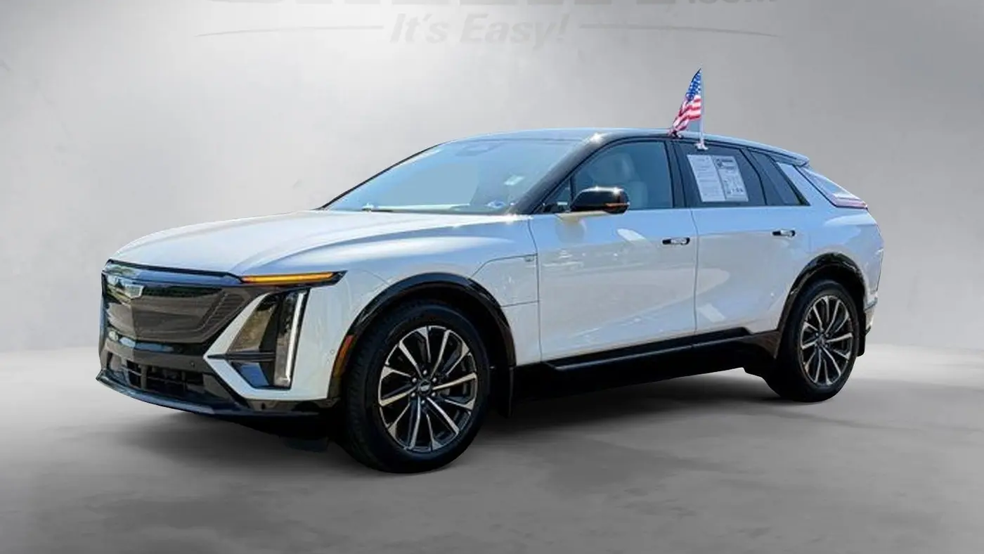 2025 Cadillac LYRIQ Sport 2