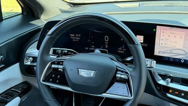2025 Cadillac LYRIQ Sport 2