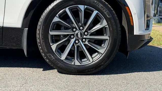 2025 Cadillac LYRIQ Sport 2