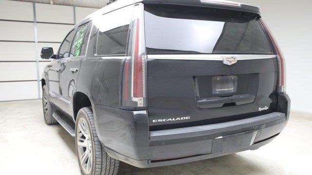 2016 Cadillac Escalade Luxury Collection