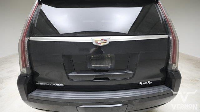 2016 Cadillac Escalade Luxury Collection