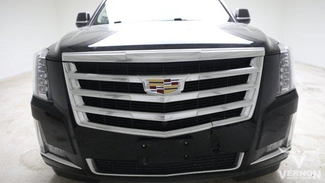 2016 Cadillac Escalade Luxury Collection
