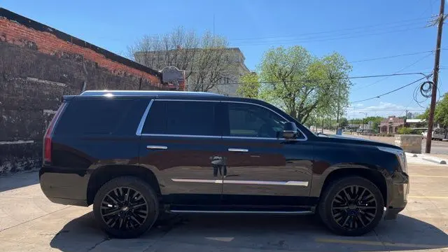 2020 Cadillac Escalade Luxury