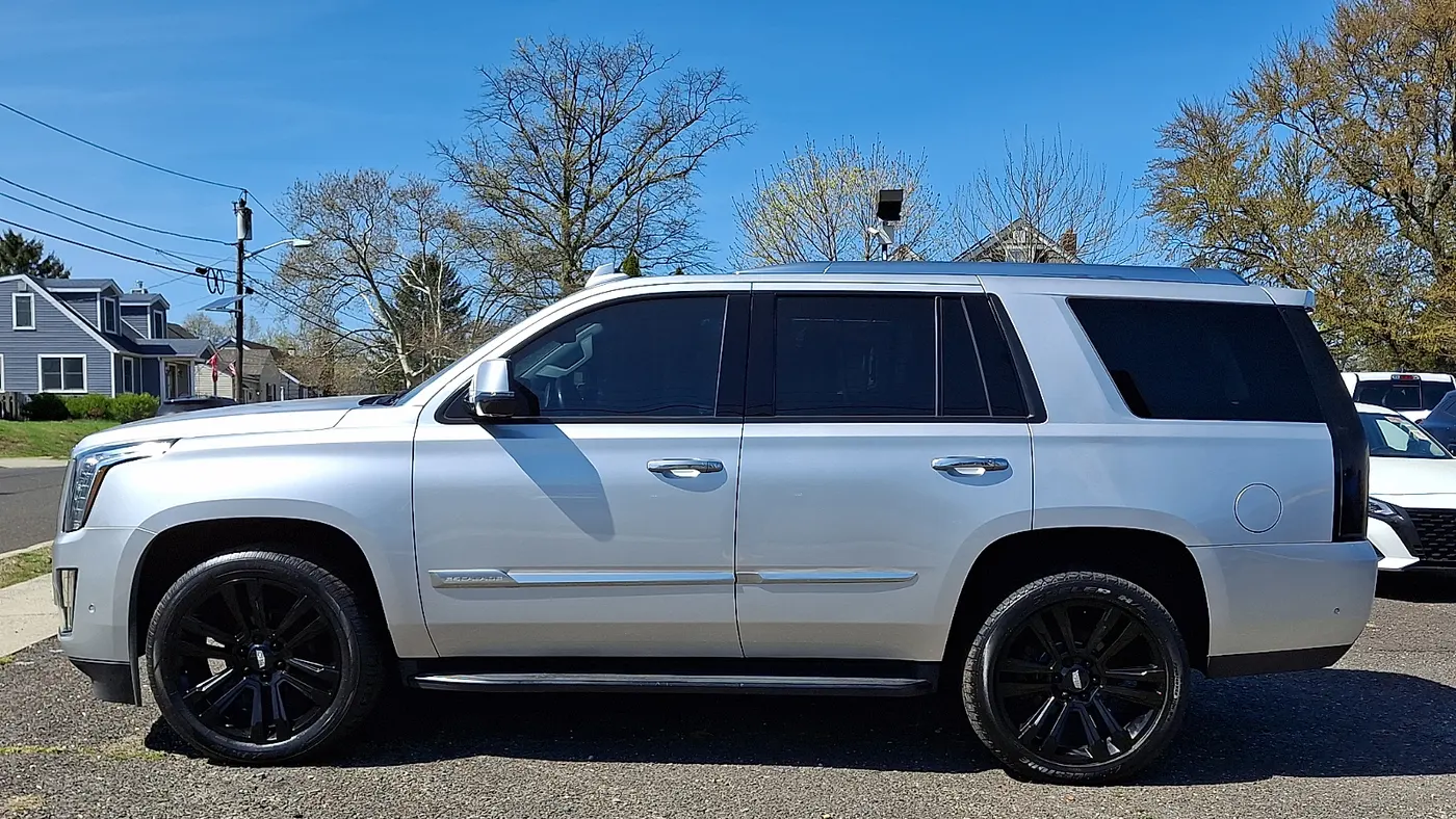 2020 Cadillac Escalade Luxury