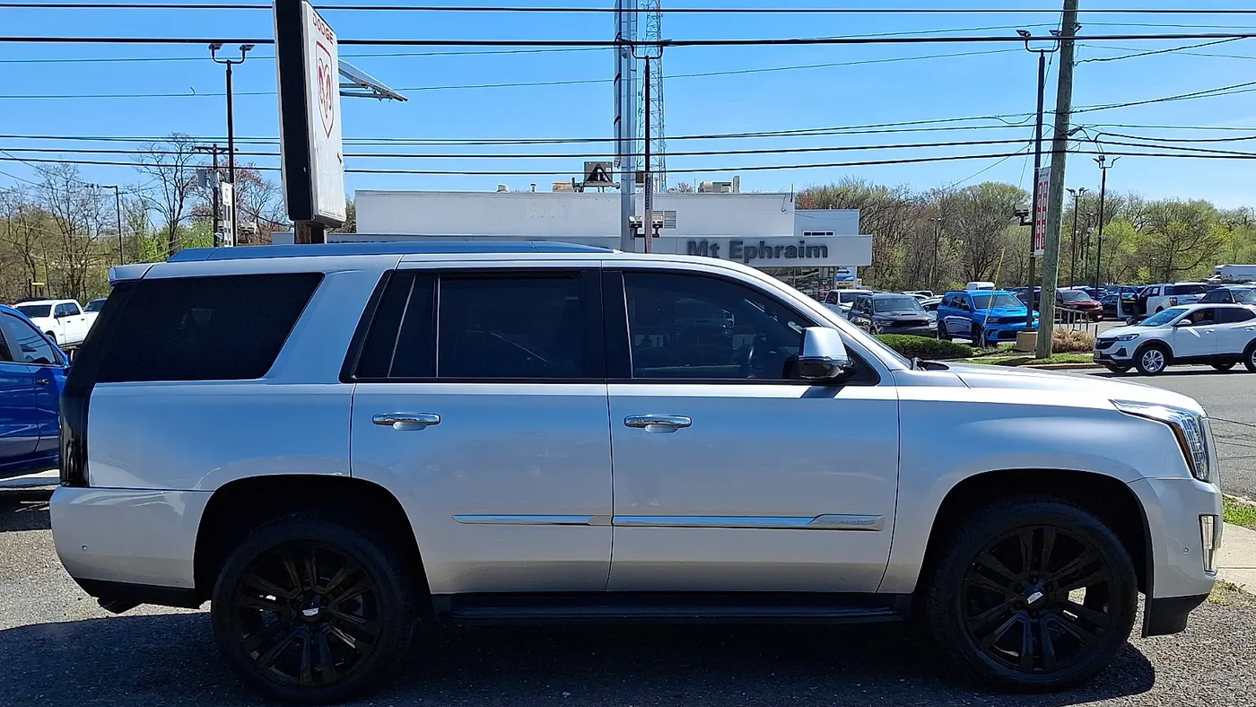 2020 Cadillac Escalade Luxury