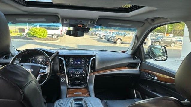 2018 Cadillac Escalade Luxury
